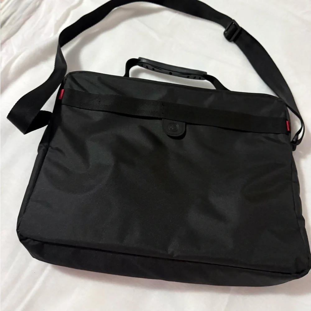 SwissGear Black Laptop Messenger Bag